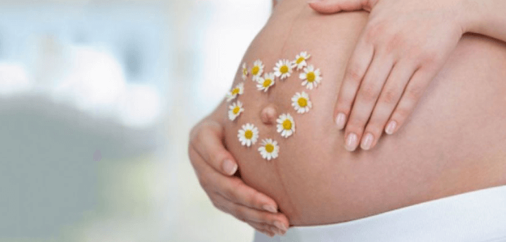 hands on pregnant belly